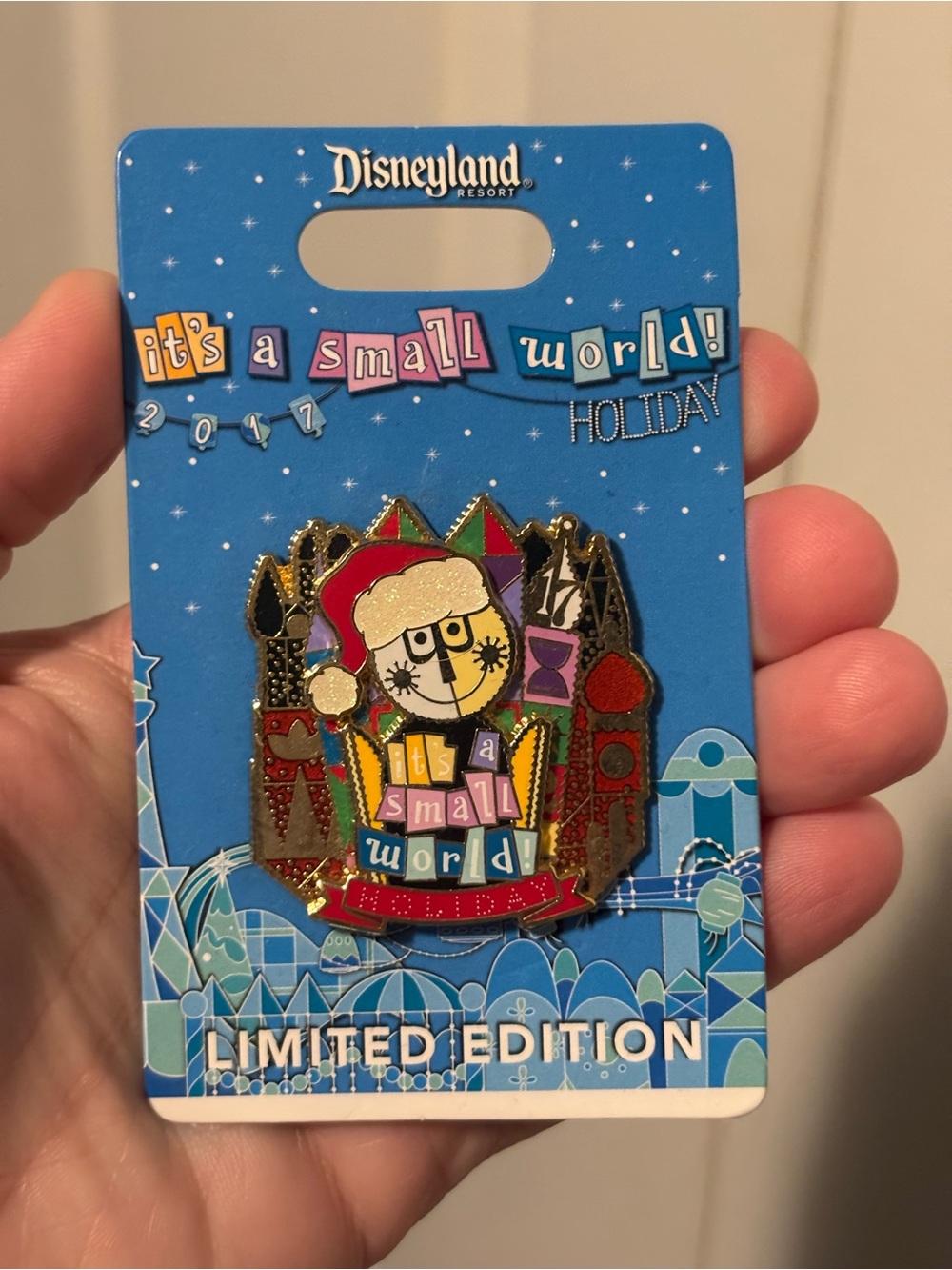 Disney - it’s a small world Holiday 2017 Pin